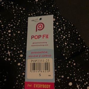 Pop Fit Leggings w/ pockets. Black and white galaxy.